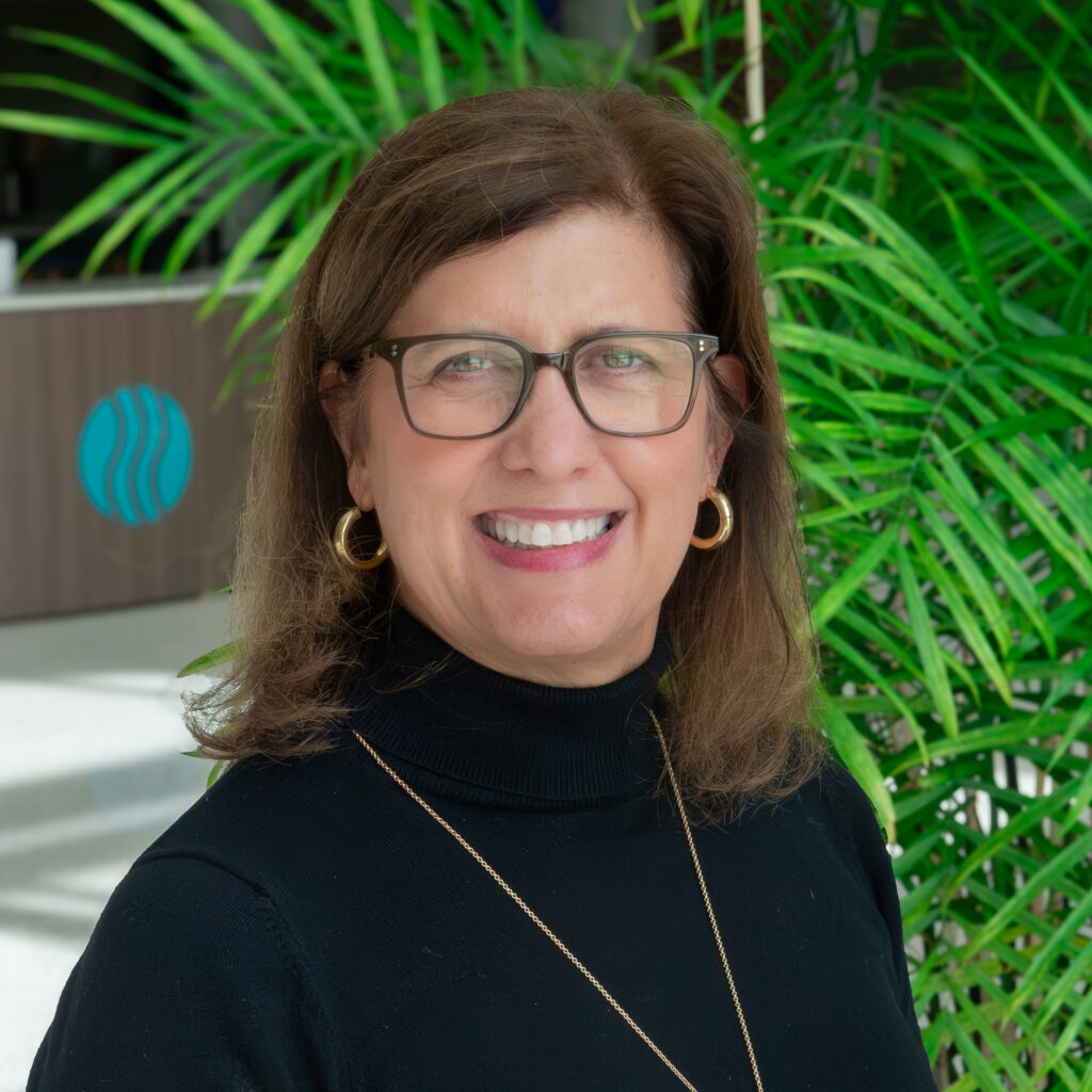 Theresa Holland staff headshot